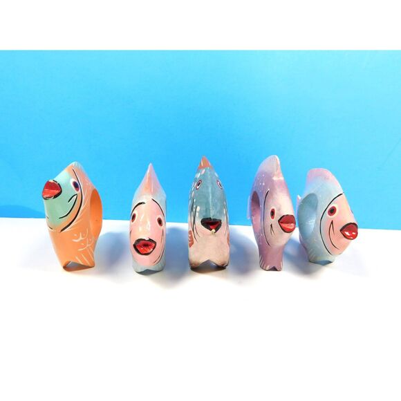 Fish Napkin Rings Set of 5 Wood Hand Painted Carved Ocean Decor - Picture 7 of 7